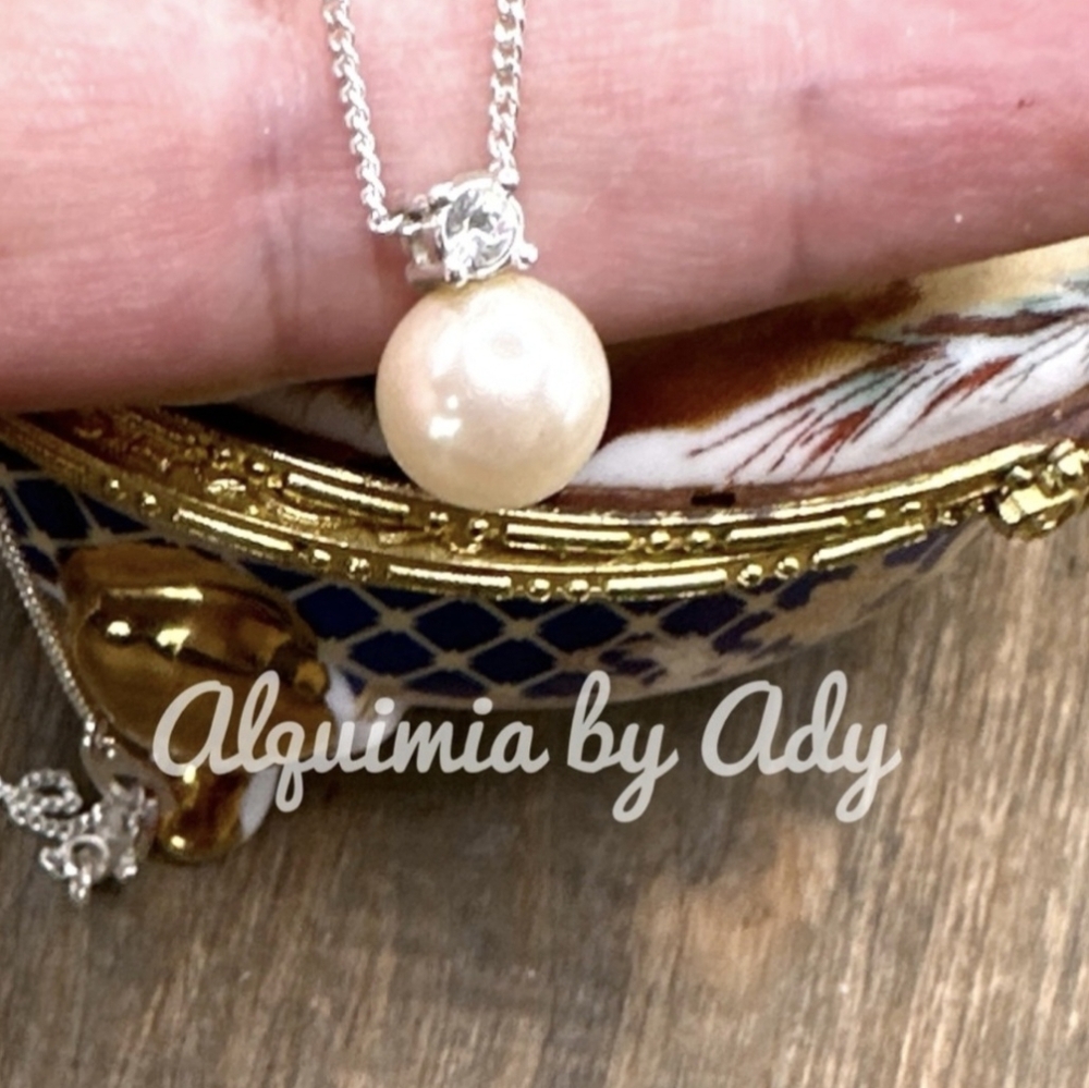 Crystal pearl /cubic zirconia pendant dainty delicate necklace silver statement